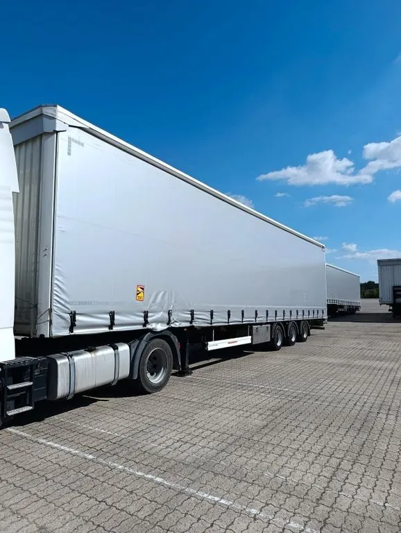 KAESSBOHRER *XS Maxima*Rollerbett*MEGA*2023*AIRCARGO* – Bild 1